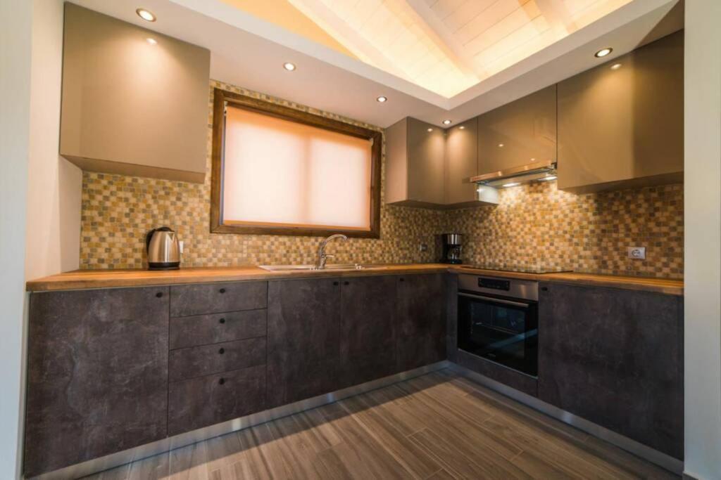 Golden Sand1 Villa เอียลิซอส ภายนอก รูปภาพ